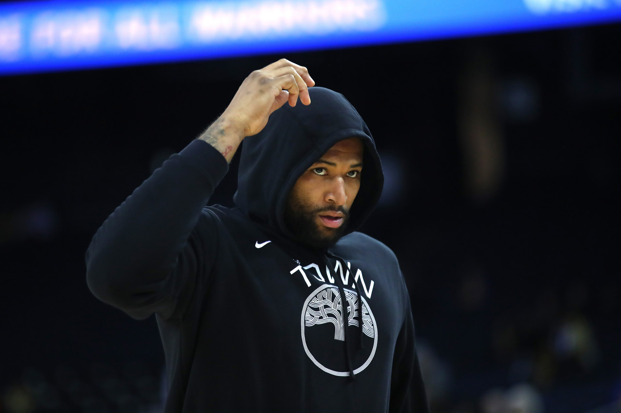 约基奇34+9+10超远3分绝杀掘金逆转勇士库里30